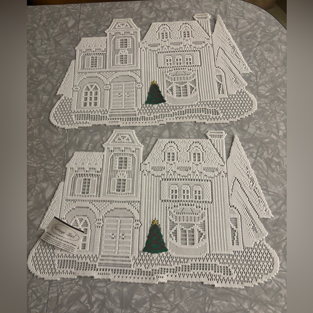 Heritage Lace Christmas Placemats Manor Vintage Set of 2 - Look and Feel of Home